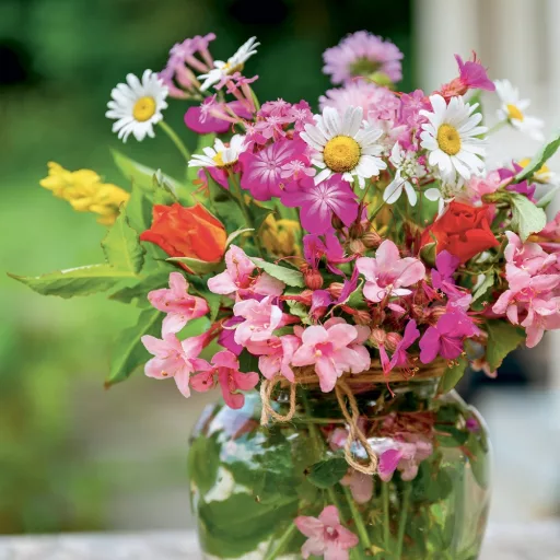 Falinaptár képes lemeznaptár 300x300mm, Flowers Realsystem 2024.